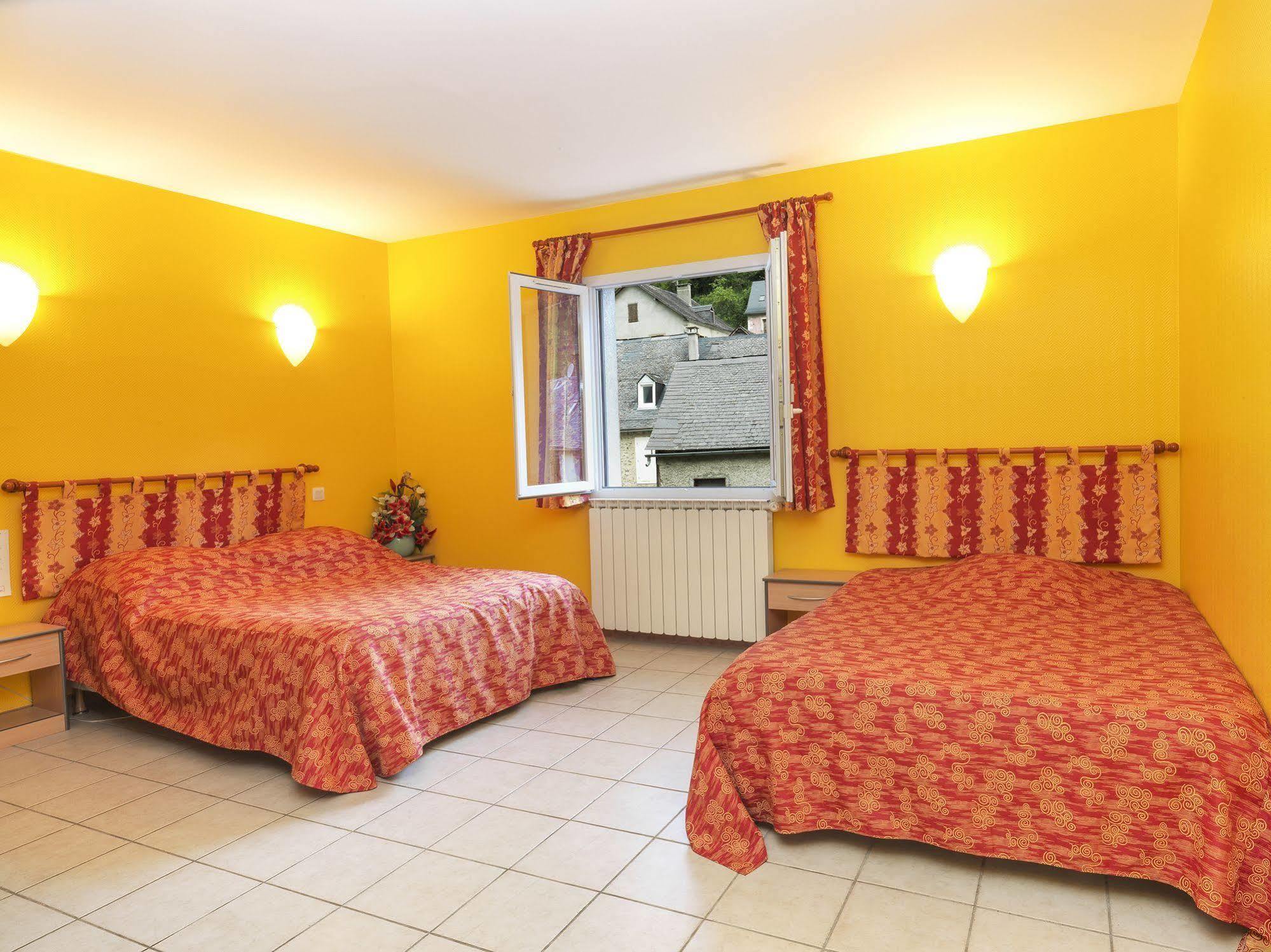 Auberge De L'Isard Saint-Denis  Exterior foto